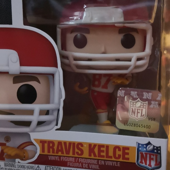 Brand New in Box Travis Kelce 87 Chiefs Funko Pop Collectible Figurine Mint #257 - Picture 2 of 4
